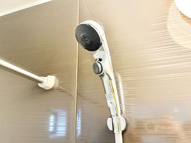 ■手元で簡単に止水できるため、水の無駄遣いを減らすことができます。