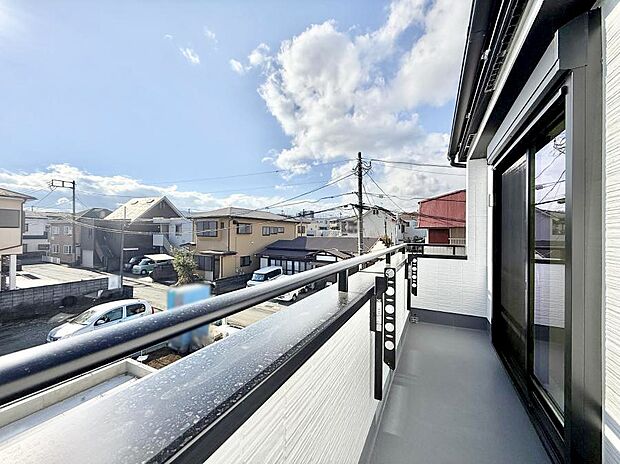 ■ 季節の移ろいを感じられる開放的な空間です