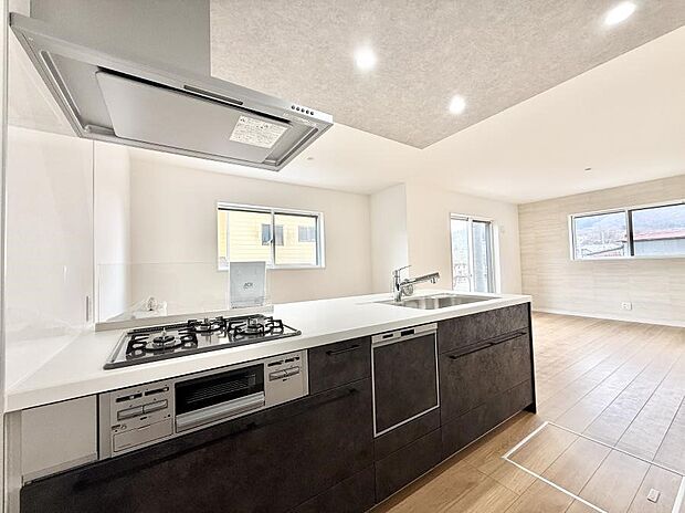 ■シンプルで機能的、毎日使いやすいキッチン