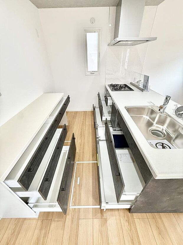 ■家族の絆を深める、温もりのあるキッチン