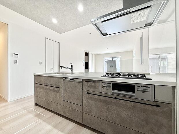 ■シンプルで機能的、毎日使いやすいキッチン