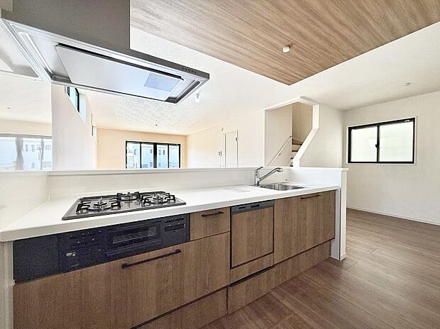 ■家族の絆を深める、温もりのあるキッチン