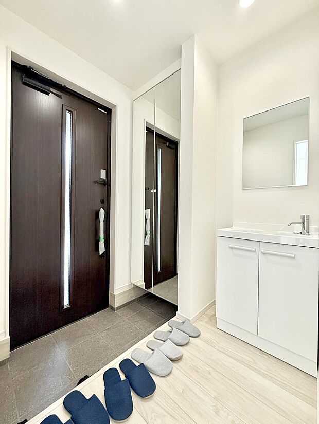 ■ ここから始まる一日、すっきり整った玄関