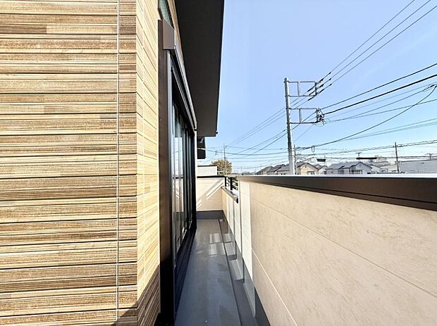 ■ 季節の移ろいを感じられる開放的な空間です