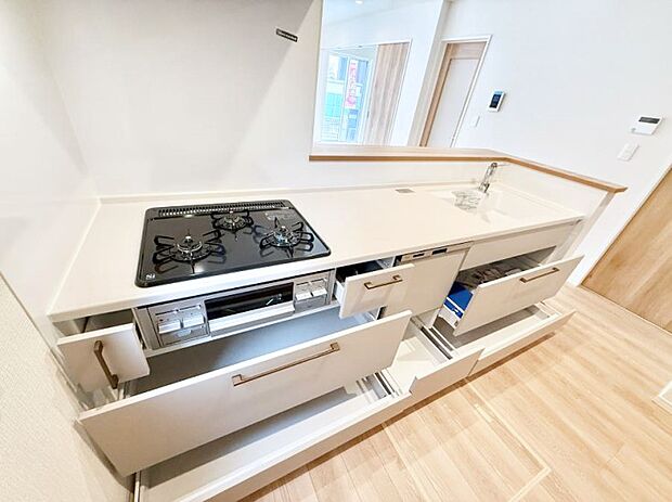 ■家族の絆を深める、温もりのあるキッチン