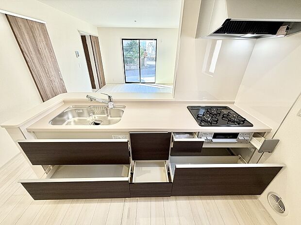 ■家族の絆を深める、温もりのあるキッチン