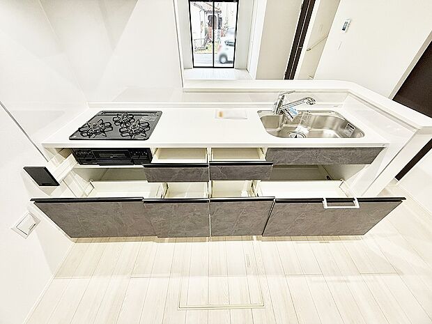 ■美味しい時間が生まれる、笑顔あふれるキッチン