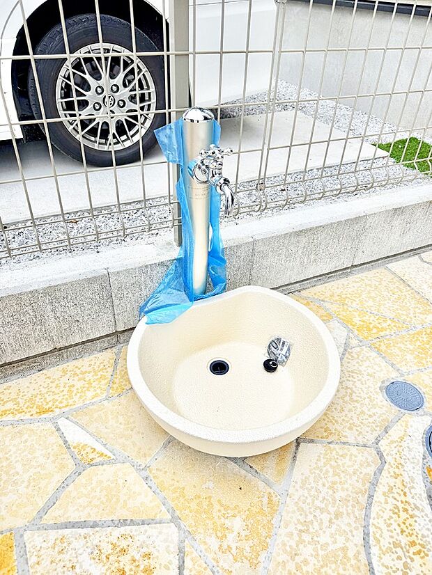 ■洗車もご自宅でできる便利な散水栓付き!