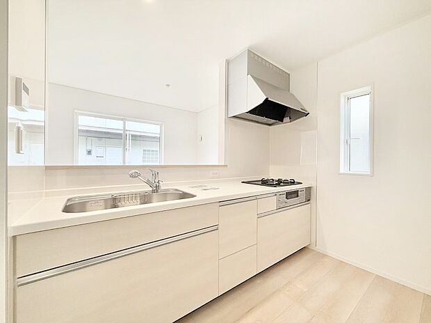 ■シンプルで機能的、毎日使いやすいキッチン