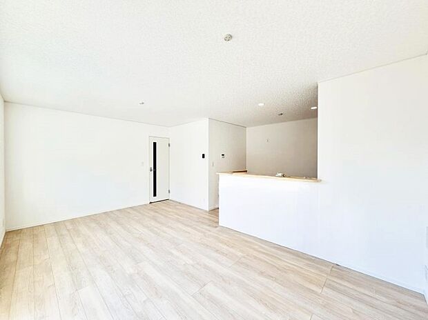 ■シンプルな空間で、収納付きベッドやデスクなど、多機能な家具を活用しやすいです