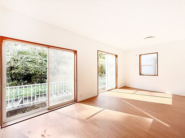 ■くつろぎと笑顔が集まる、心温まるリビング