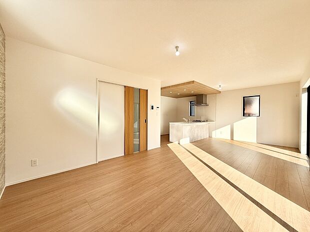 ■くつろぎと笑顔が集まる、心温まるリビング