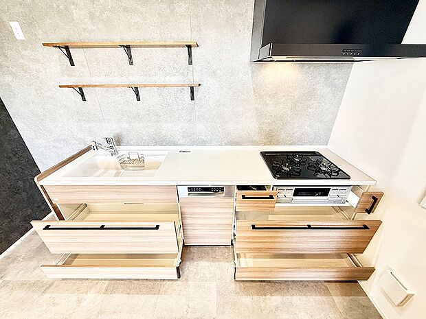 ■シンプルで機能的、毎日使いやすいキッチン