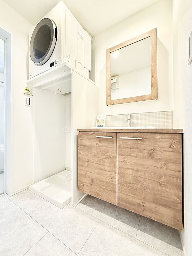 ■明るい洗面所は毎朝の歯磨きも楽しくできちゃいそうです♪