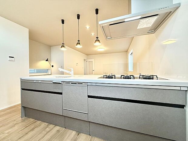 ■シンプルで機能的、毎日使いやすいキッチン