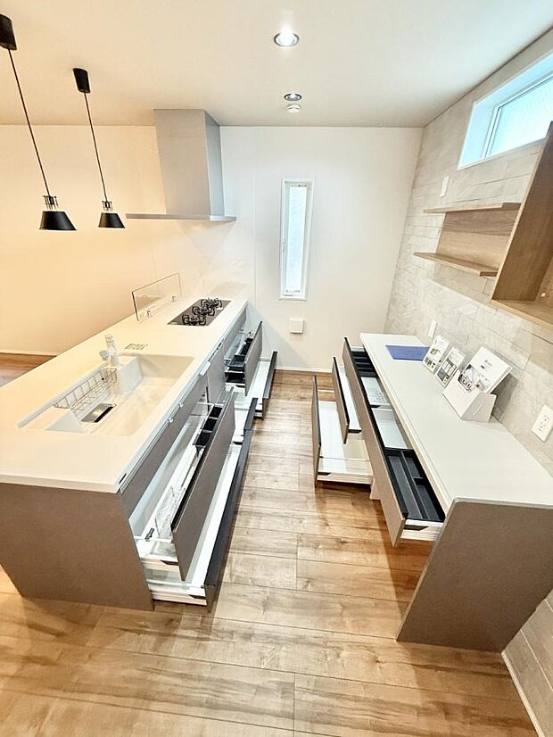 ■家族の絆を深める、温もりのあるキッチン