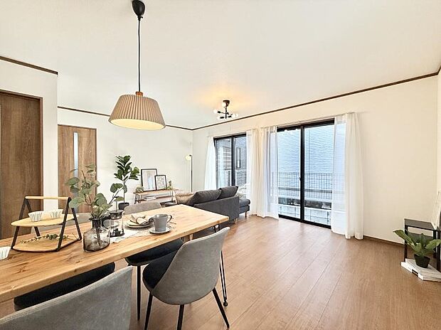 ■心落ち着く場所、ゆったり過ごせるリビング