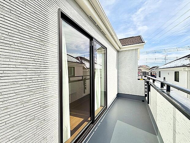 ■ 季節の移ろいを感じられる開放的な空間です