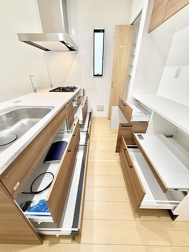 ■家族の絆を深める、温もりのあるキッチン