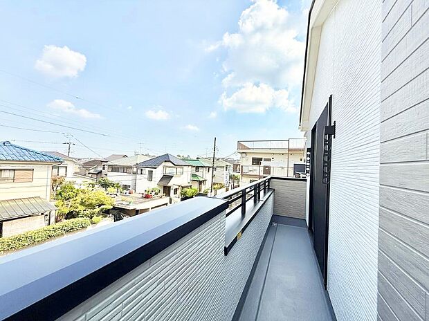 ■ 季節の移ろいを感じられる開放的な空間です