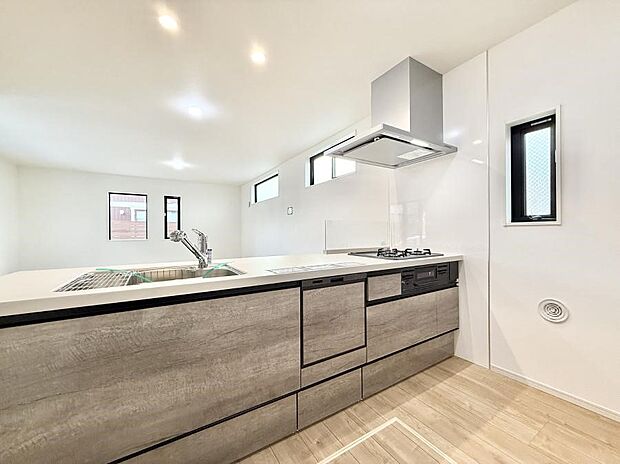 ■シンプルで機能的、毎日使いやすいキッチン