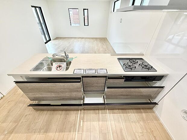 ■家族の絆を深める、温もりのあるキッチン