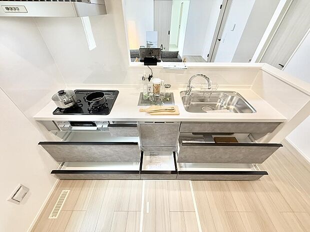 ■シンプルで機能的、毎日使いやすいキッチン