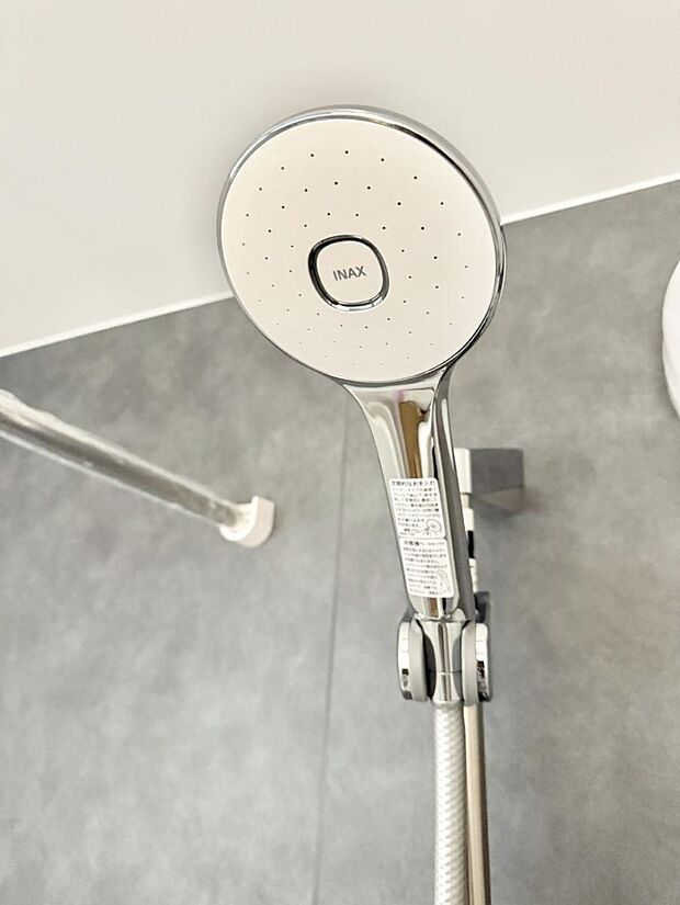 ■手元で簡単に止水できるため、水の無駄遣いを減らすことができます。