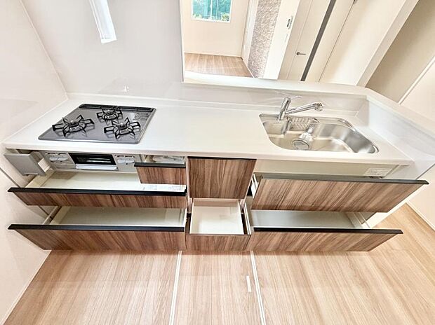 ■家族の絆を深める、温もりのあるキッチン