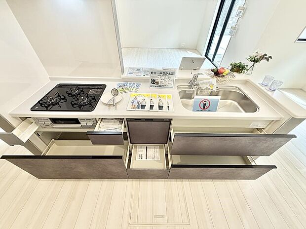 ■家族の絆を深める、温もりのあるキッチン