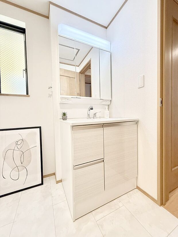 ■明るい洗面所は毎朝の歯磨きも楽しくできちゃいそうです♪