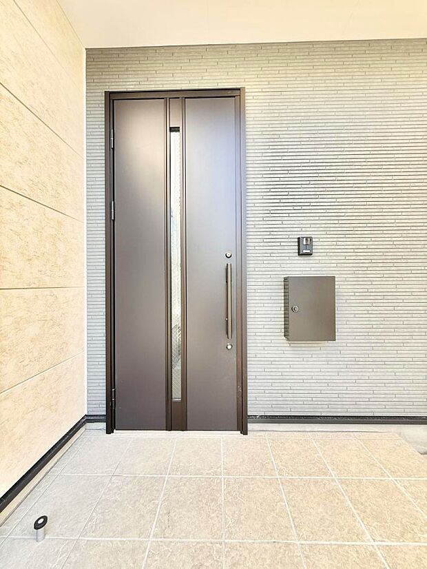 ■ 家族とゲストをやさしく迎える、心温まる玄関