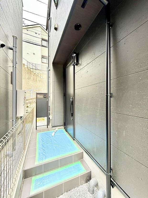 ■ 心地よい暮らしへとつながる、温かい玄関