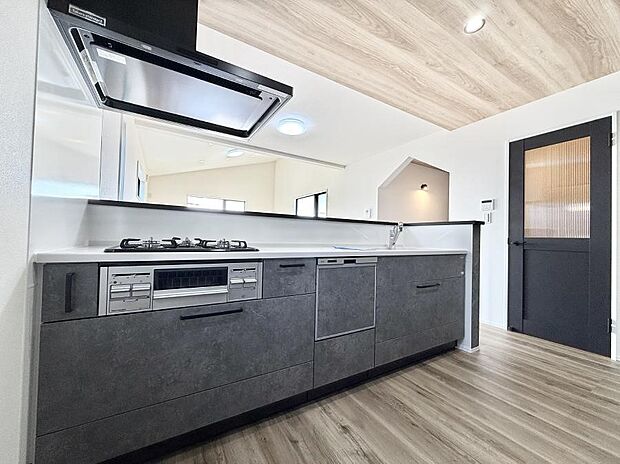 ■美味しい時間が生まれる、笑顔あふれるキッチン