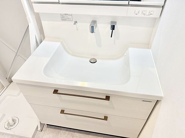 ■手洗いや顔を洗う時も快適に使える便利なシャワー