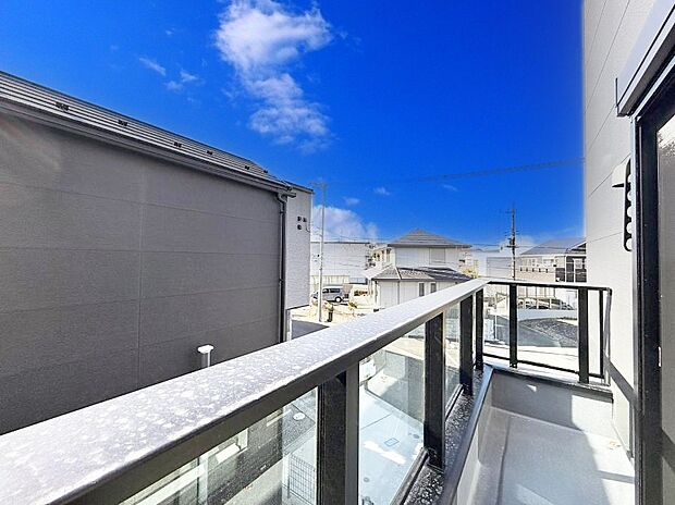 ■ 季節の移ろいを感じられる開放的な空間です