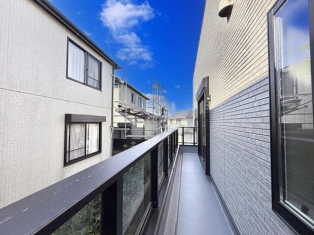 ■ 自然を身近に感じる、開放的なバルコニー