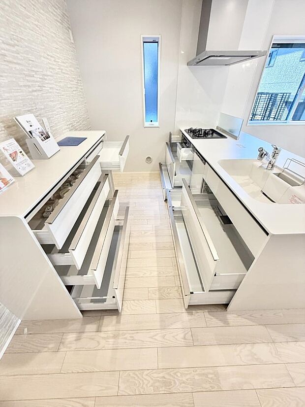 ■シンプルで美しく心地よい時間を生むキッチン空間