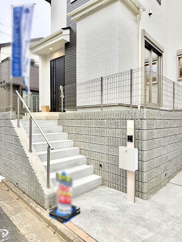 ■ 心地よい暮らしへとつながる、温かい玄関