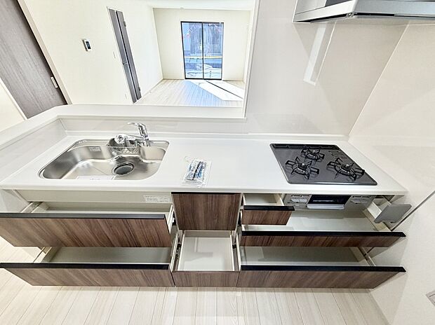 ■家族の絆を深める、温もりのあるキッチン