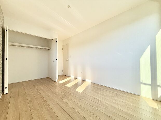 ■落ち着いた雰囲気のお部屋で心が安らぐ空間