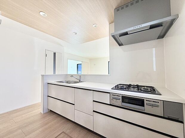 ■シンプルで美しく心地よい時間を生むキッチン空間