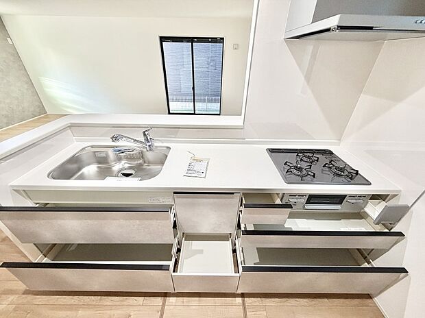 ■美味しい時間が生まれる、笑顔あふれるキッチン