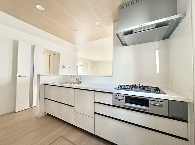 ■美味しい時間が生まれる、笑顔あふれるキッチン