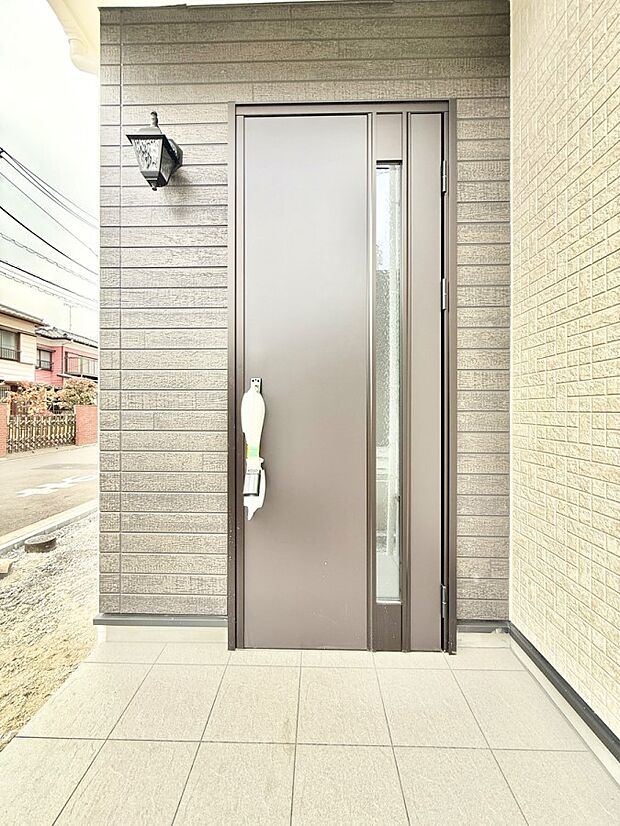 ■ シンプルで美しく、住まいの第一印象を彩る玄関です