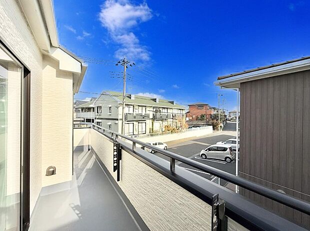 ■ 季節の移ろいを感じられる開放的な空間です