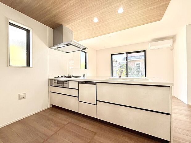 ■シンプルで機能的、毎日使いやすいキッチン