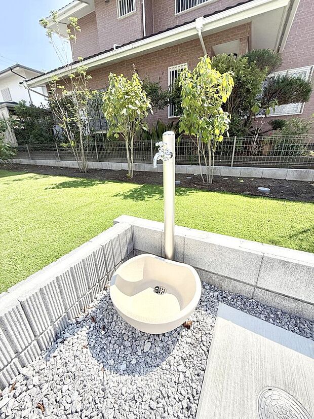 ■洗車もご自宅でできる便利な散水栓付き！  