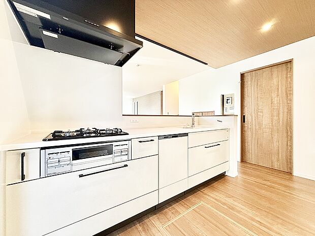 ■シンプルで機能的、毎日使いやすいキッチン