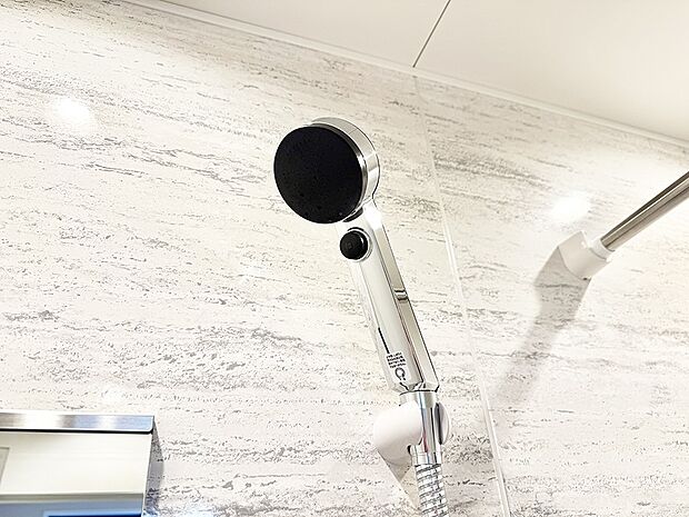 ■手元で簡単に止水できるため、水の無駄遣いを減らすことができます。